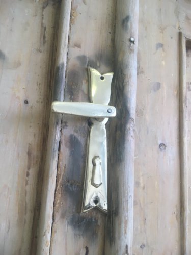 kování kazetových dveří