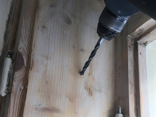 Renovace špaletového okna plná renovace - ukotvení