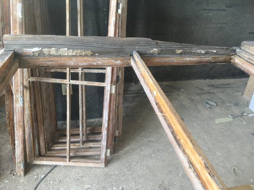 Renovace špaletového okna zlatá střední - okno před opravou